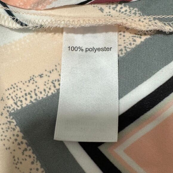 Maurices Chevron Sleeveless Blouse - Size Large, Cream/Pink/Black/Red - Picture 5 of 6